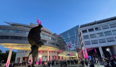 Nordrhein-Westfalen: Geburtstagsfest der Telekom in Bonn – begleitet von Protesten