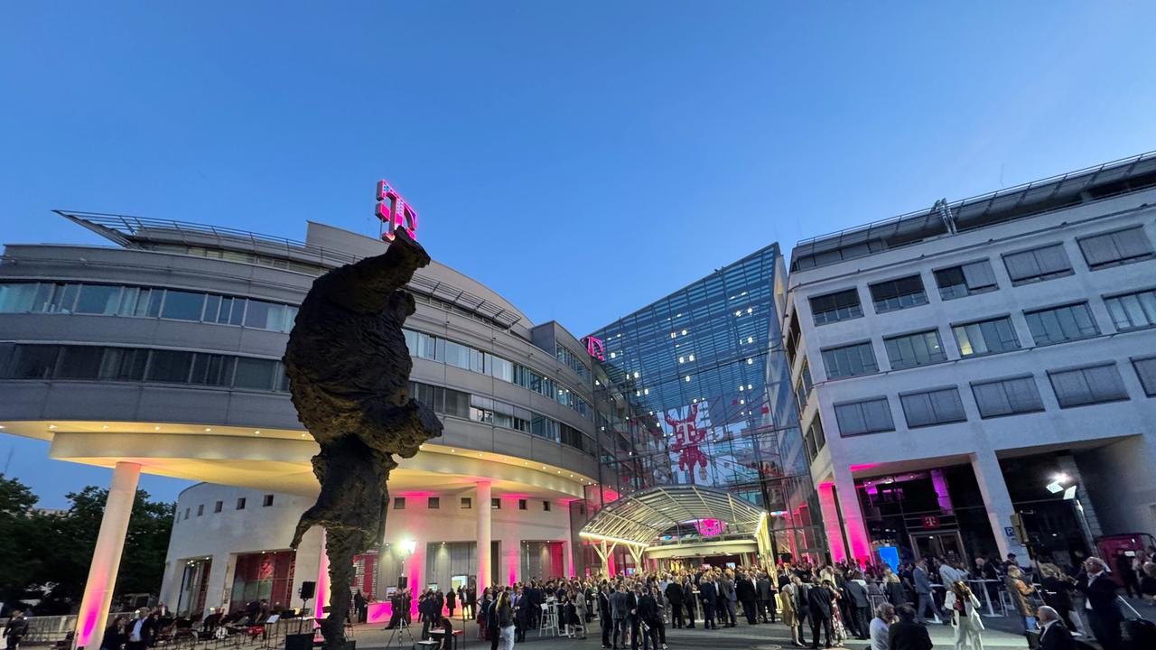 Nordrhein-Westfalen: Geburtstagsfest der Telekom in Bonn – begleitet von Protesten