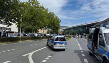 Nordrhein-Westfalen: Sperrungen in Münster: Nazi-Aufmarsch und Gegendemos