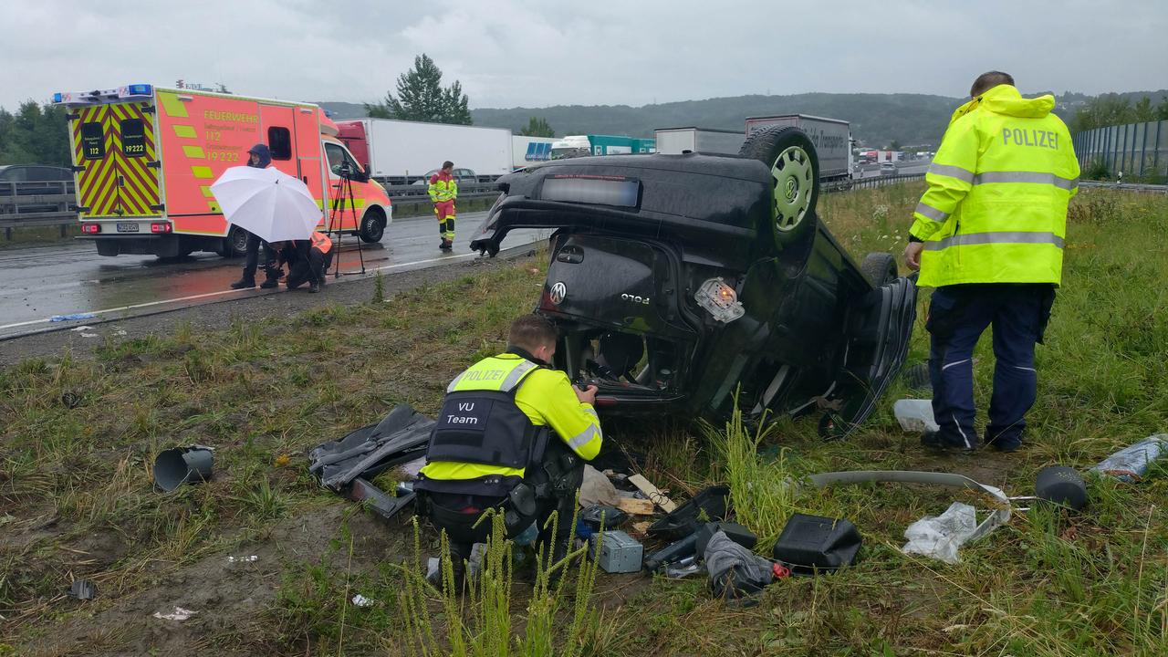 Nordrhein-Westfalen: Tödlicher Unfall auf der A1 bei Wuppertal - Autobahn wieder frei
