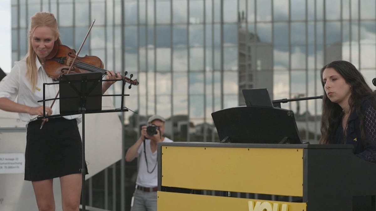Noch 50 Geiseln in Gaza: „Yellow Piano“ -Konzert in Berlin für Solidarität - Video