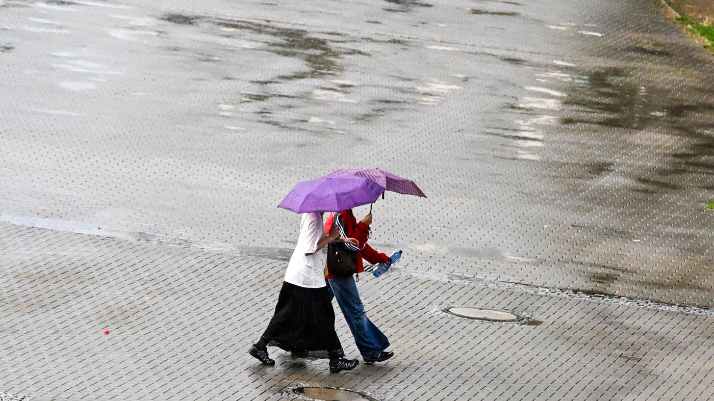 Die Temperaturen steigen – doch der Regen bleibt
