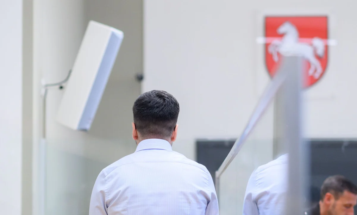 Korruptionsprozess - Staatsanwalt vor Gericht - viele Thesen zu undichter Stelle - Panorama