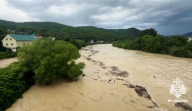 Unwetter haben im Kreis Tuapse in der Region Krasnodar zu Überschwemmungen geführt. (Handout) Foto: -/Russian Emergencies Minist