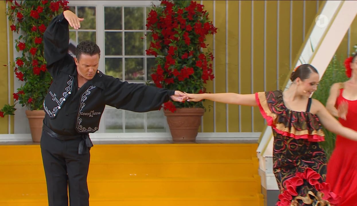 Mit dieser Aktion hatte wohl niemand gerechnet: Stefan Mross tanzte bei „Immer wieder sonntags“ plötzlich Flamenco