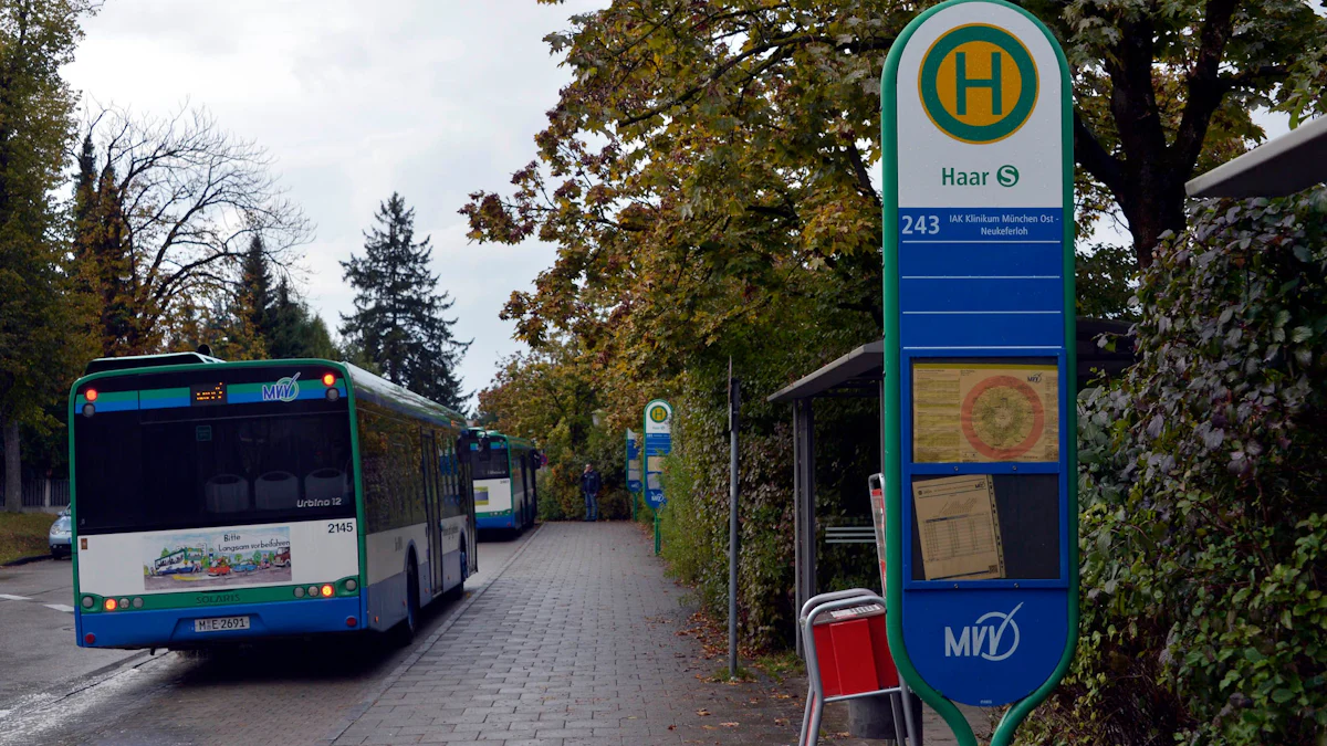 Linienbus erfasst Fußgänger in Haar - Landkreis München