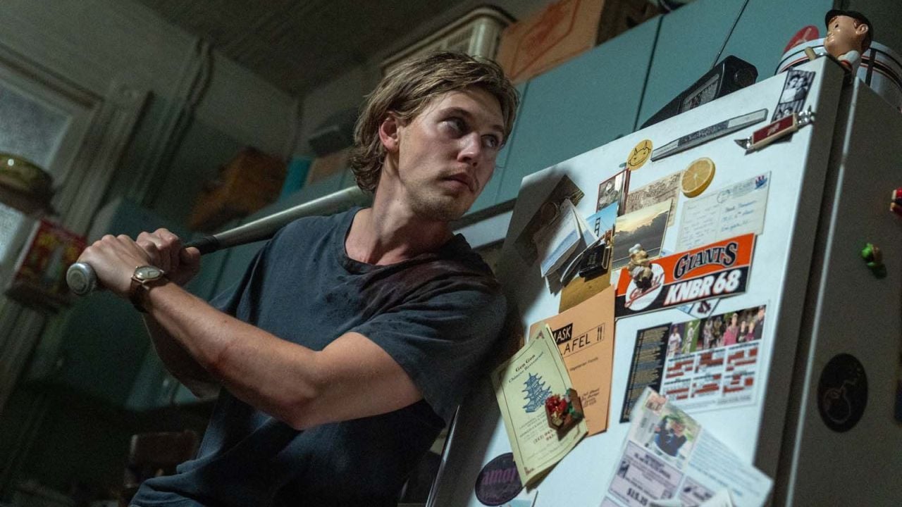 Hank Thompson (Austin Butler) greift zur Verteidigung zwar auf seine Erfahrung als Beinahe-Baseball-Profi zurück, wird aber trotzdem brutal vermöbelt.