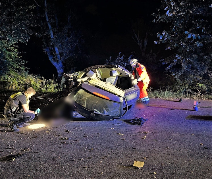 Polizei findet Autowrack Meerbusch - Hilfe für 18-Jährigen zu spät