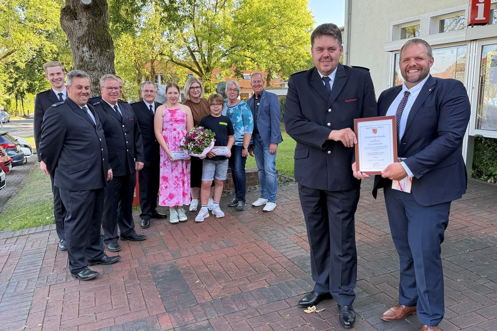 Dirk Hollmann bleibt Chef der Feuerwehr