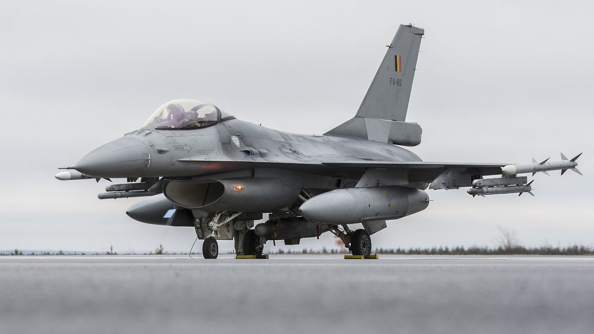 Ukraine-Krieg: Großlieferant Belgien kündigt F-16-Jets für Kiew an