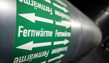 Das Netz von Leitungen, die Fernwärme transportieren, wird in Frankfurt weiter ausgebaut. (Symbolbild) Foto: Marijan Murat/dpa