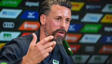 In seinem ersten Pflichtspiel mit dem FC Augsburg setzt Trainer Sandro Wagner im DFB-Pokal klar auf einen Sieg. Foto: Harry Lang