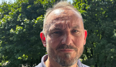 Auto in Münchner See gelandet: Ersthelfer berichtet von dramatischen Momenten