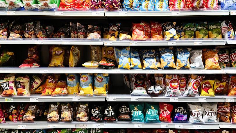 Kein Verkauf nach 20 Uhr? Was es mit dem "Chips-Verbot" in München auf sich hat