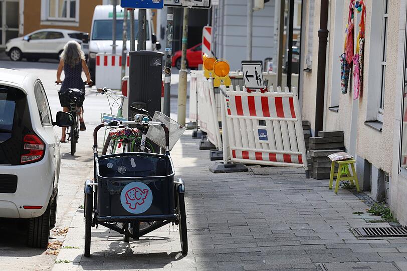 Chaos: Baustellensperren und Lastenradl – da wird’s eng.