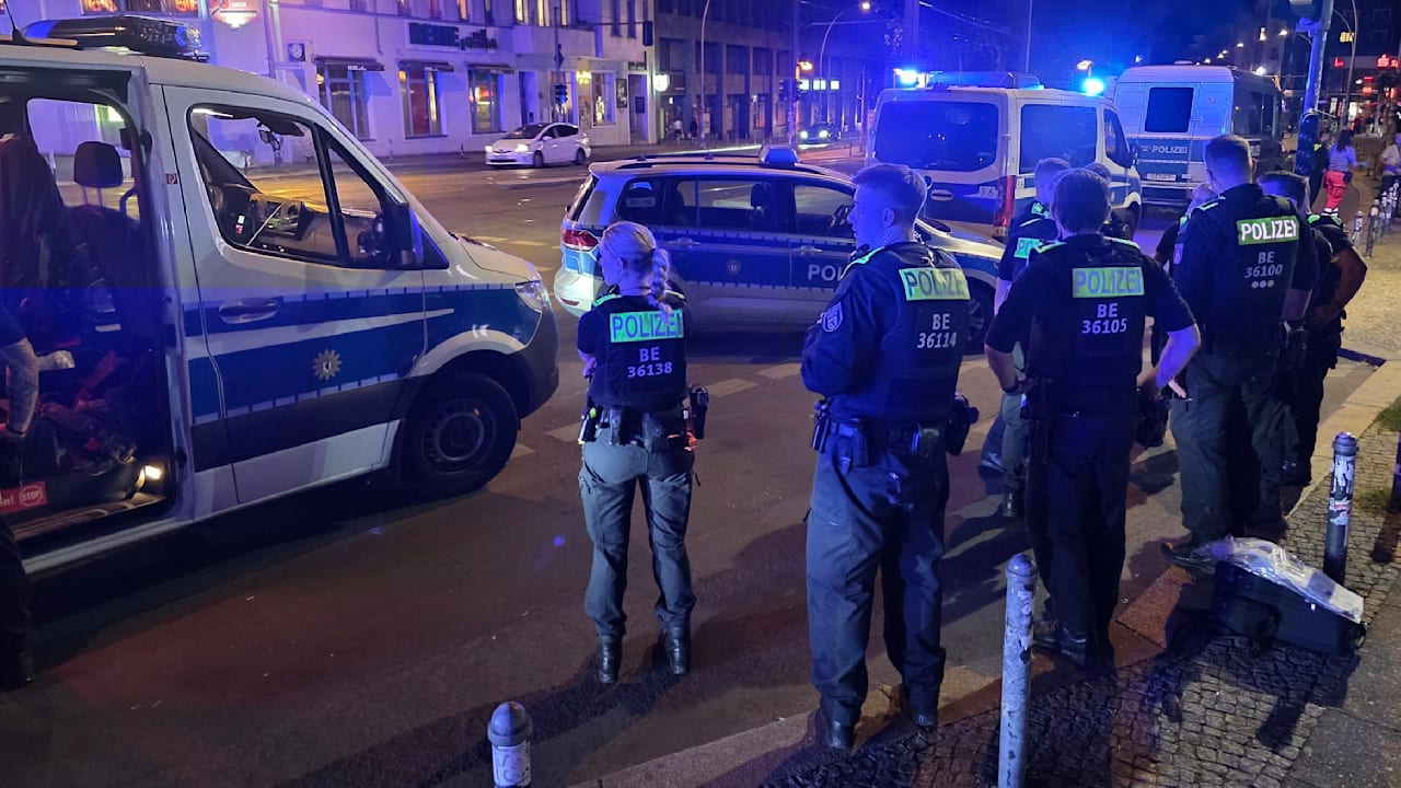 Berlin: Mann stürzt auf Flucht vor Polizei mehrere Meter in die Tiefe | Regional