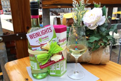 Nach dem Weinfest: Glas-Verkaufsschlager kann jetzt online erworben werden - 2025 war das Weinfestglas mit der Chemnitzer Skyline so beliebt, wie nie zuvor.