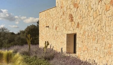 Dieses Selbstversorgerhaus auf Mallorca mixt architektonische Tradition und moderne Technologie