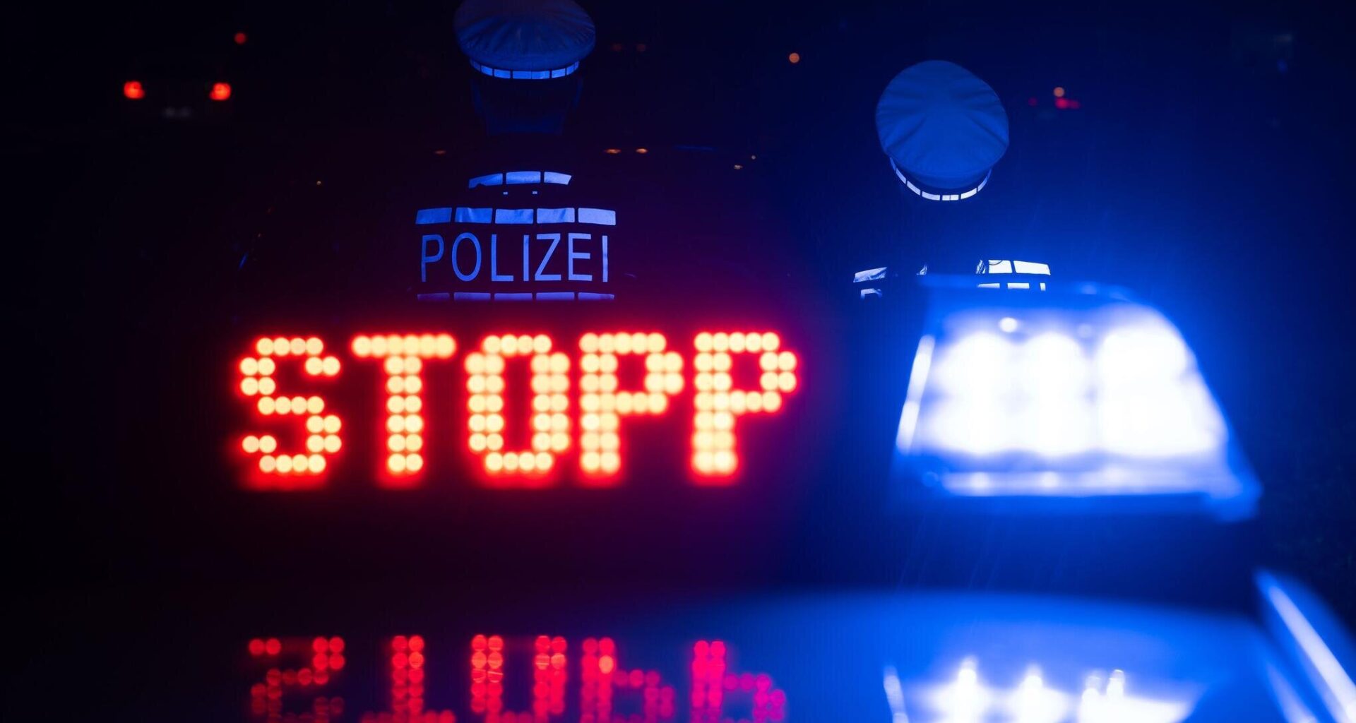 Männer wollen in Chemnitz illegal Müll im Wald entsorgen – Auto bleibt stecken