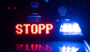 Männer wollen in Chemnitz illegal Müll im Wald entsorgen – Auto bleibt stecken