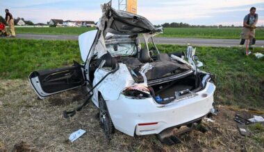 BMW überschlägt sich – Vier Schwerverletzte