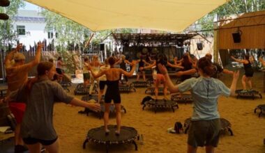 Mit Poolball, Yoga und mehr Bewegung ins Leben bringen