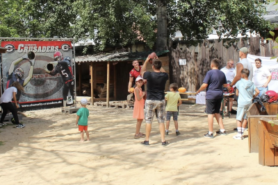 Kostenloses Fitness-Festival in Chemnitz: Mit Poolball, Yoga und mehr Bewegung ins Leben bringen -  24. August veranstaltet das "FittiCO" ein großes Sport- und Bewegungsevent in der Spinnerei. Auf dem Bild sind Impressionen des letzten Jahres zu sehen. Foto: FittiCO