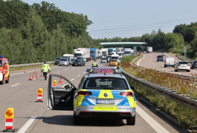 A4 bei Hohenstein-Ernstthal nach PKW-Unfall gesperrt - Der Unfall ereignete sich am Donnerstagnachmittag zwischen Wüstenbrand und Hohenstein-Ernstthal.