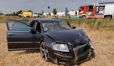 Verkehrsunfall zwischen zwei PKW in Röhrsdorf: B95 voll gesperrt
