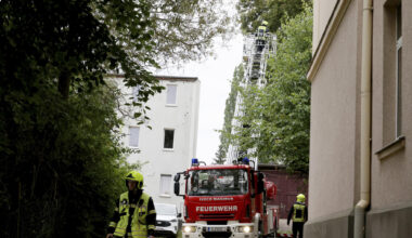Feuerwehr rettet Mann nach Leitersturz in Chemnitz