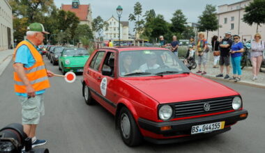 Oldtimer-Rallye Sachsen Classic begeistert Chemnitz mit historischen Fahrzeugen