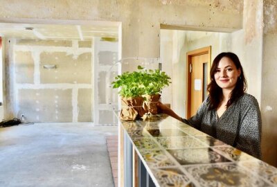 Ein Hauch Mittelmeer: Neues mediterranes Restaurant eröffnet auf dem Kaßberg - Jessica Müller in ihrem noch nicht fertigem Lokal „Txoko“. Im Oktober soll es öffnen. Am letzten Wochenende gab es erste Kostproben der kleinen Häppchen.
