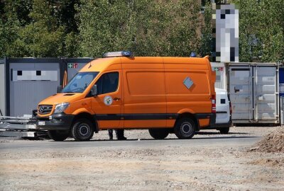Kiloschwere Brandbombe in Dresden gefunden - Die angrenzenden Straßen wurden vorsorglich gesperrt und Experten des Kampfmittelbeseitigungsdienstes hinzugezogen.