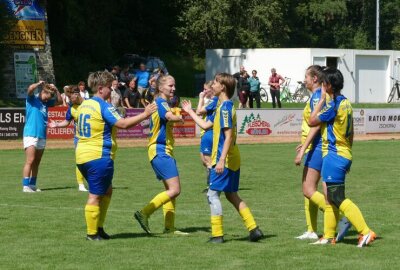 Trotz Niederlage: Zschopauer Fußballerinnen erleben einzigartiges Pokalspiel - Trotz der Niederlage wirkte die BSG Motor am Ende keineswegs frustriert.