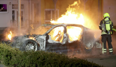 Porsche brennt an Neefestraße in Chemnitz