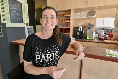 „Bistropoint am Gleis 1“ hat geöffnet - Der „Bistropoint am Gleis 1“ ist eröffnet – im Bild Bianka Lochno, Leiterin Kulturservice der DGS.