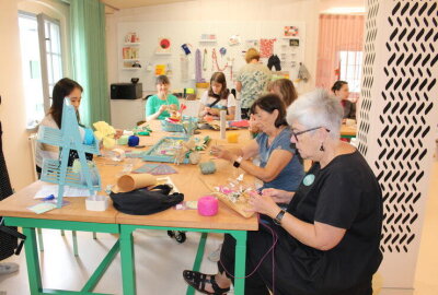 Strickfestival in Limbach-Oberfrohna: Esche-Museum geht abermals neue Wege - Im Lab finden über das ganze Wochenende Workshops statt. Freie Plätze können nachgefragt werden.