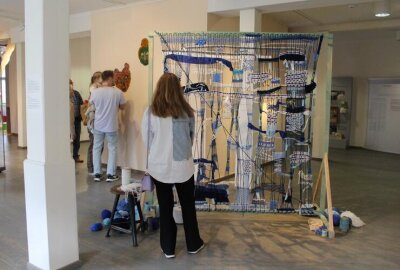 Strickfestival in Limbach-Oberfrohna: Esche-Museum geht abermals neue Wege - Über das ganze Wochenende kann man bei freiem Eintritt die Sonder- und Dauerausstellung des Museums besichtigen.