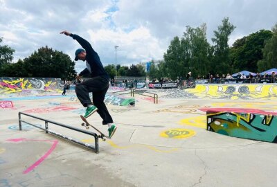 Skater zeigen ihr Können im Konkordiapark - Skateevent im Konkordiapark in Chemnitz.