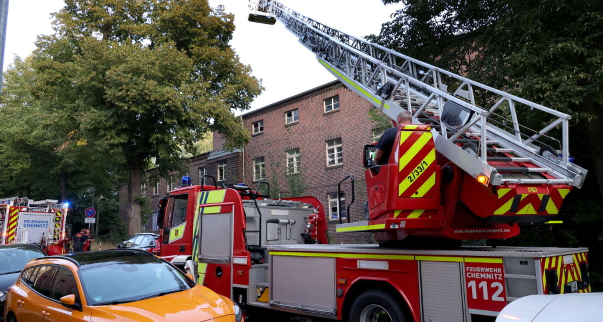 Feuerwehr an Chemnitzer Bahnstrecke im Einsatz