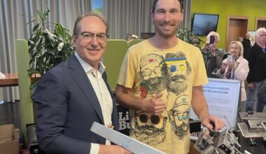 Innenminister lässt sich Hipster-Marx von Chemnitzer Firma auf Beutel drucken