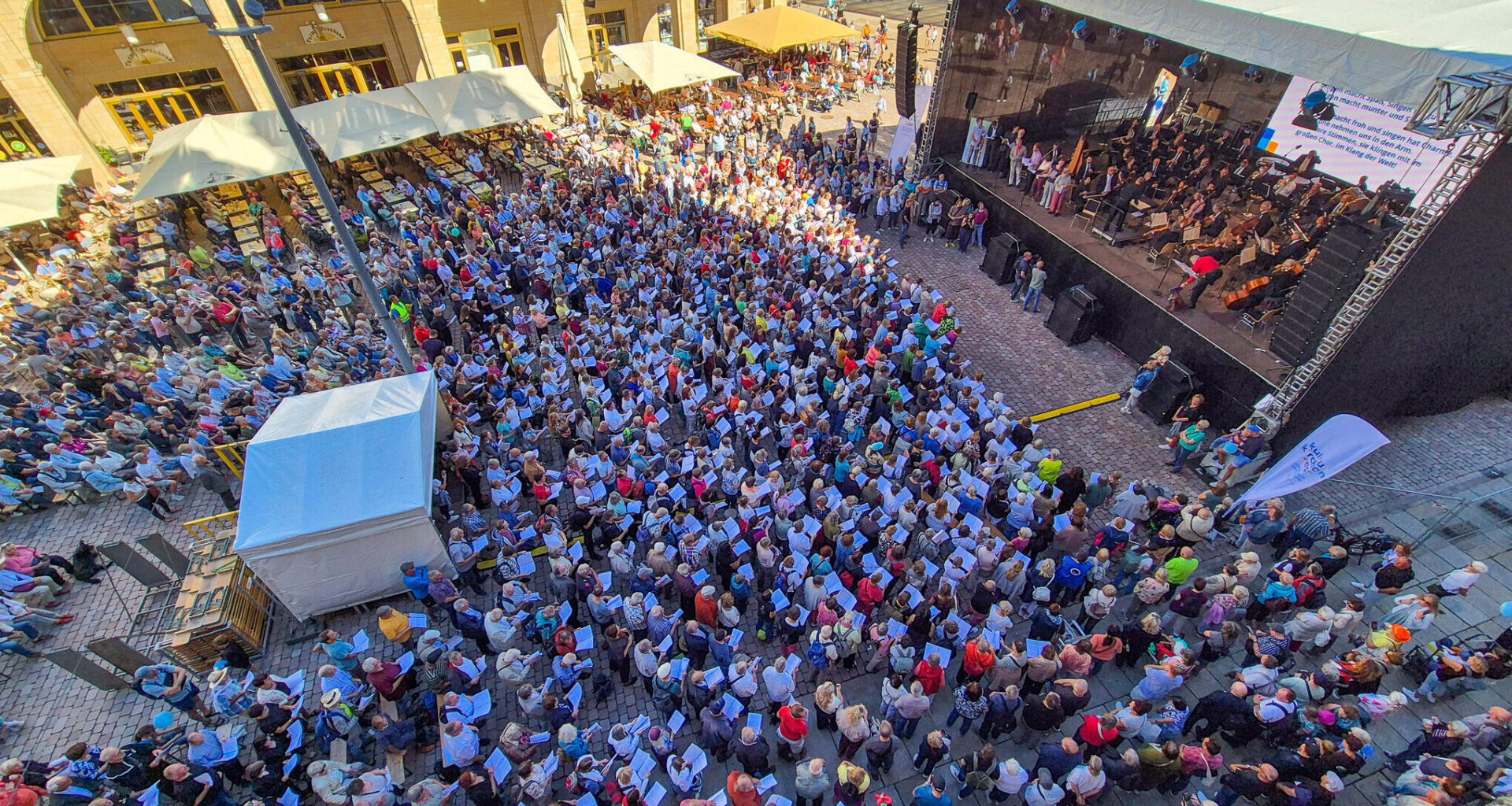 1500 Stimmen bei großem Konzert auf Chemnitzer Neumarkt