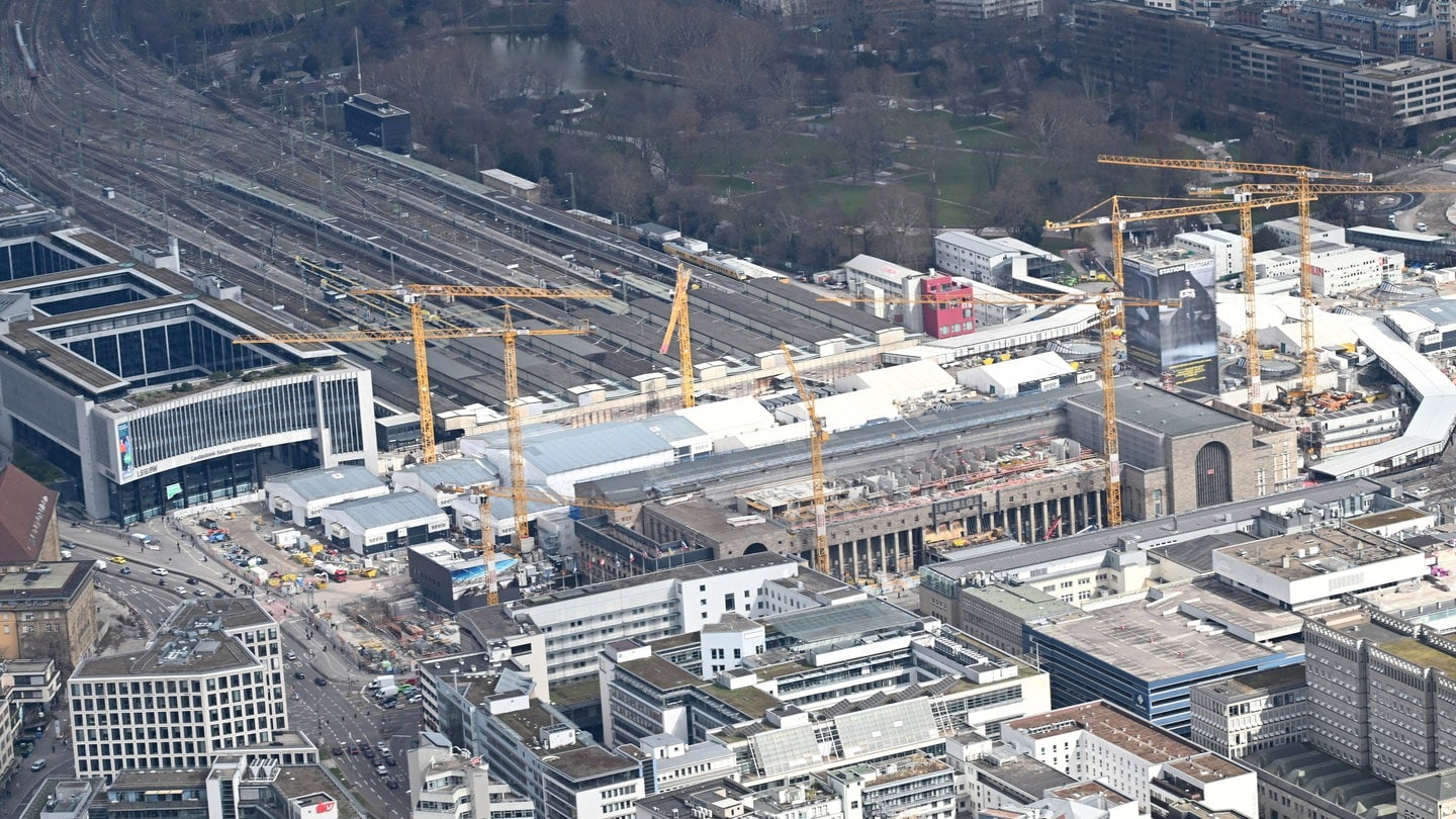Stuttgart 21: Hauptbahnhof sorgt seit Jahren für Comedy & Satire