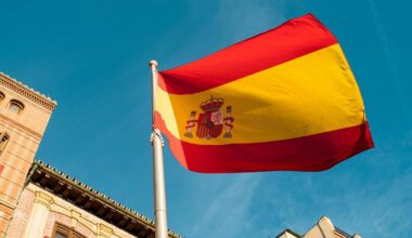 Riesige Stier-Statue soll neues Wahrzeichen Spaniens werden