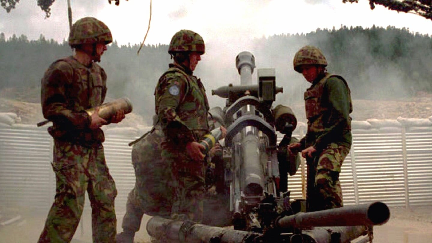 Erster Kriegseinsatz der NATO in Europa gegen bosnische Serben