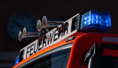Wiesbaden: Schaden in Millionenhöhe bei Brand in Lagerhalle