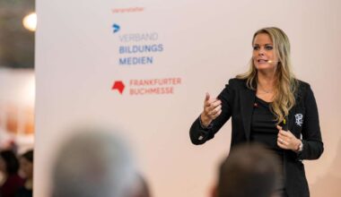 „Bleibe im Herzen Lehrerin“: Bestseller-Autorin verlässt Schule