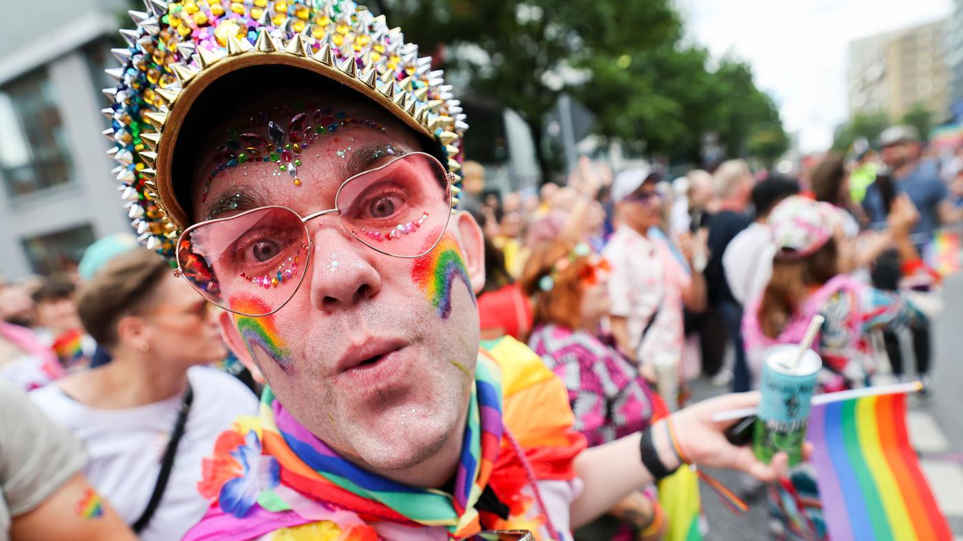 260.000 Menschen feiern beim CSD in Hamburg