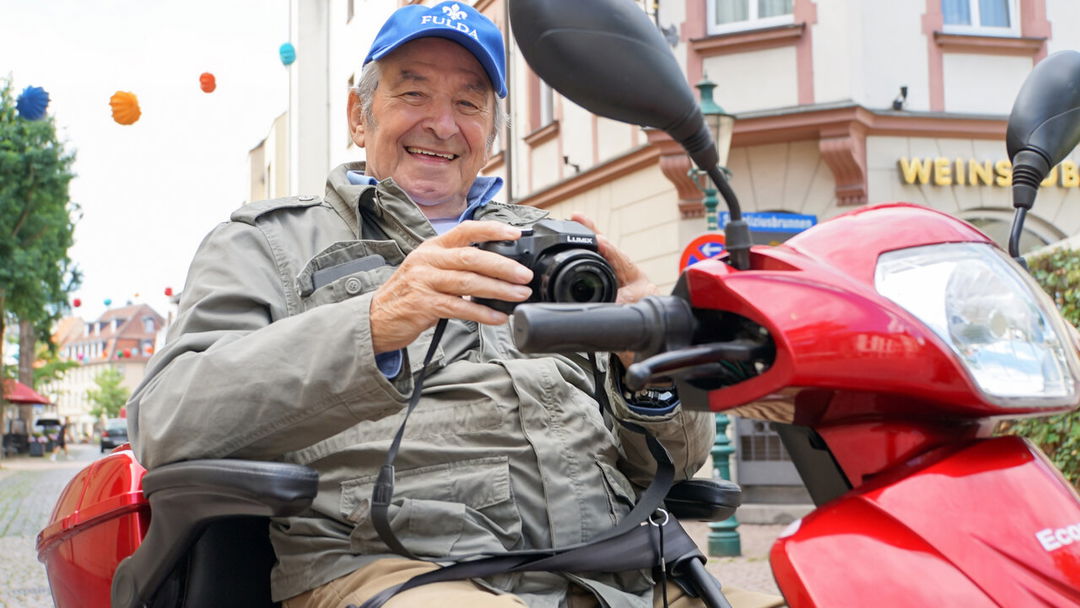 Heinz Klingel (85) fotografiert alles in der Domstadt und teilt es auf Facebook