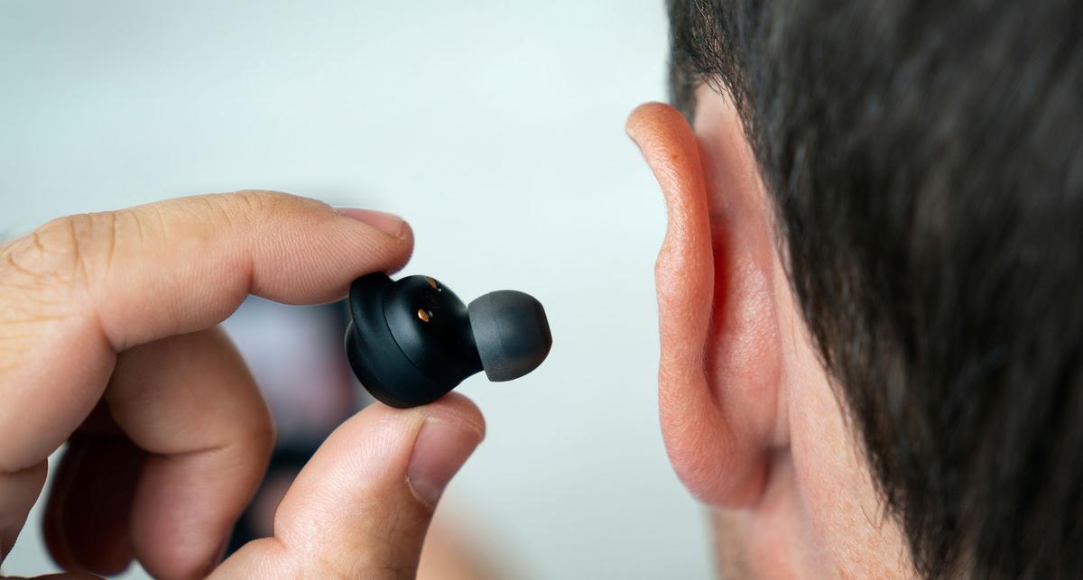 Kontaktallergie gegen In-Ear-Kopfhörer könnte eine Ursache sein – News – Deutsches Ärzteblatt